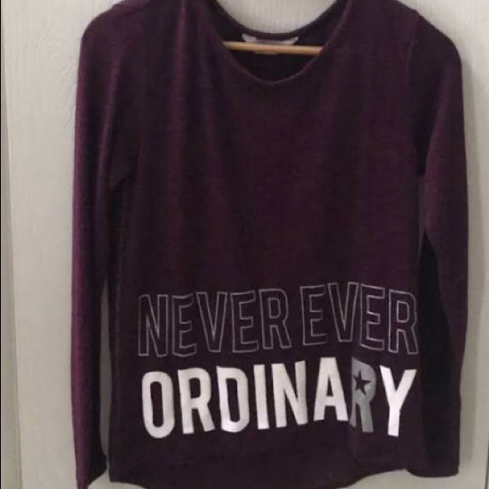 Dark-purple textured lettering top